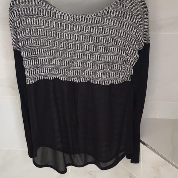 Top - Picture 2 of 3